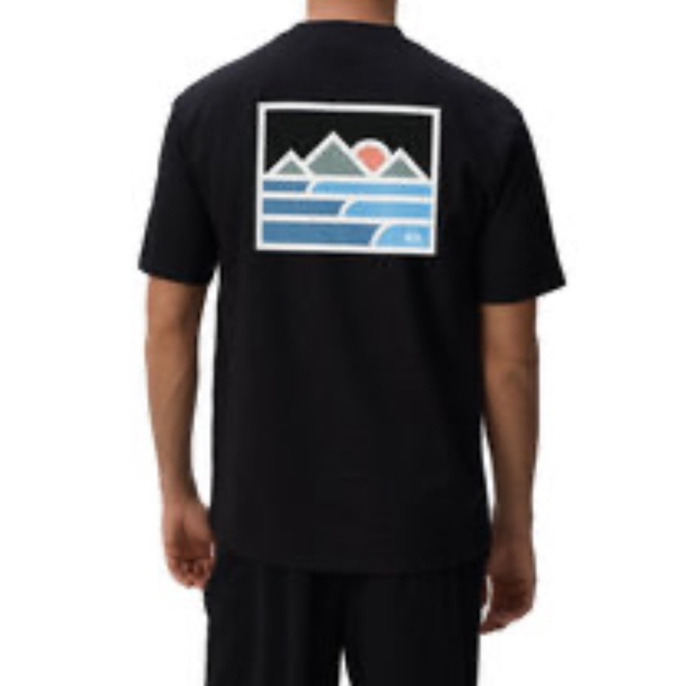 Quicksilver Black Graphic T-Shirt with Mountain Design. Size small